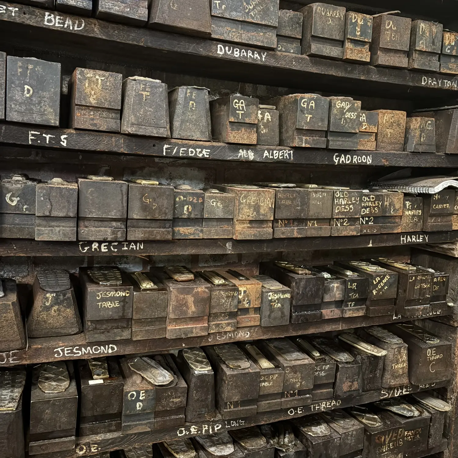 Shelves of cutlery pattern tools